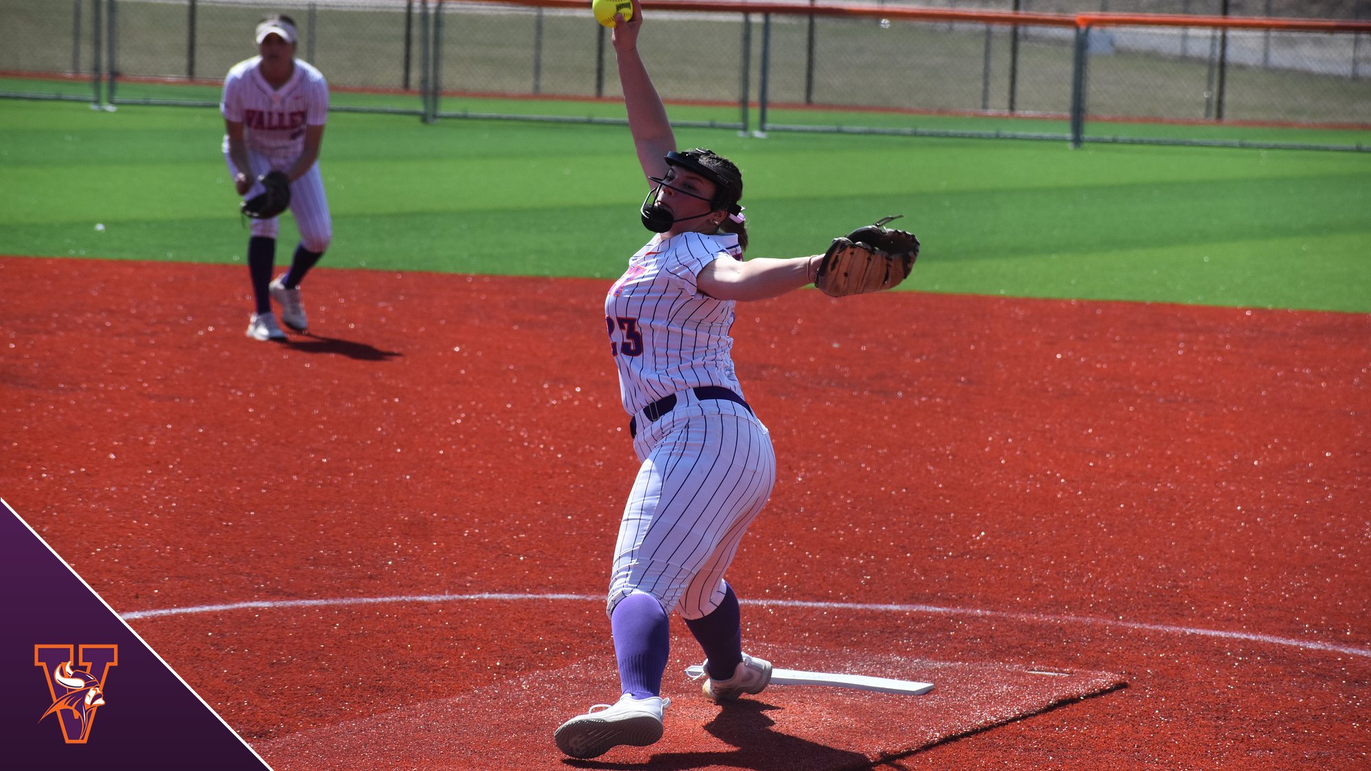 Softball Ends Season With Doubleheader at Park